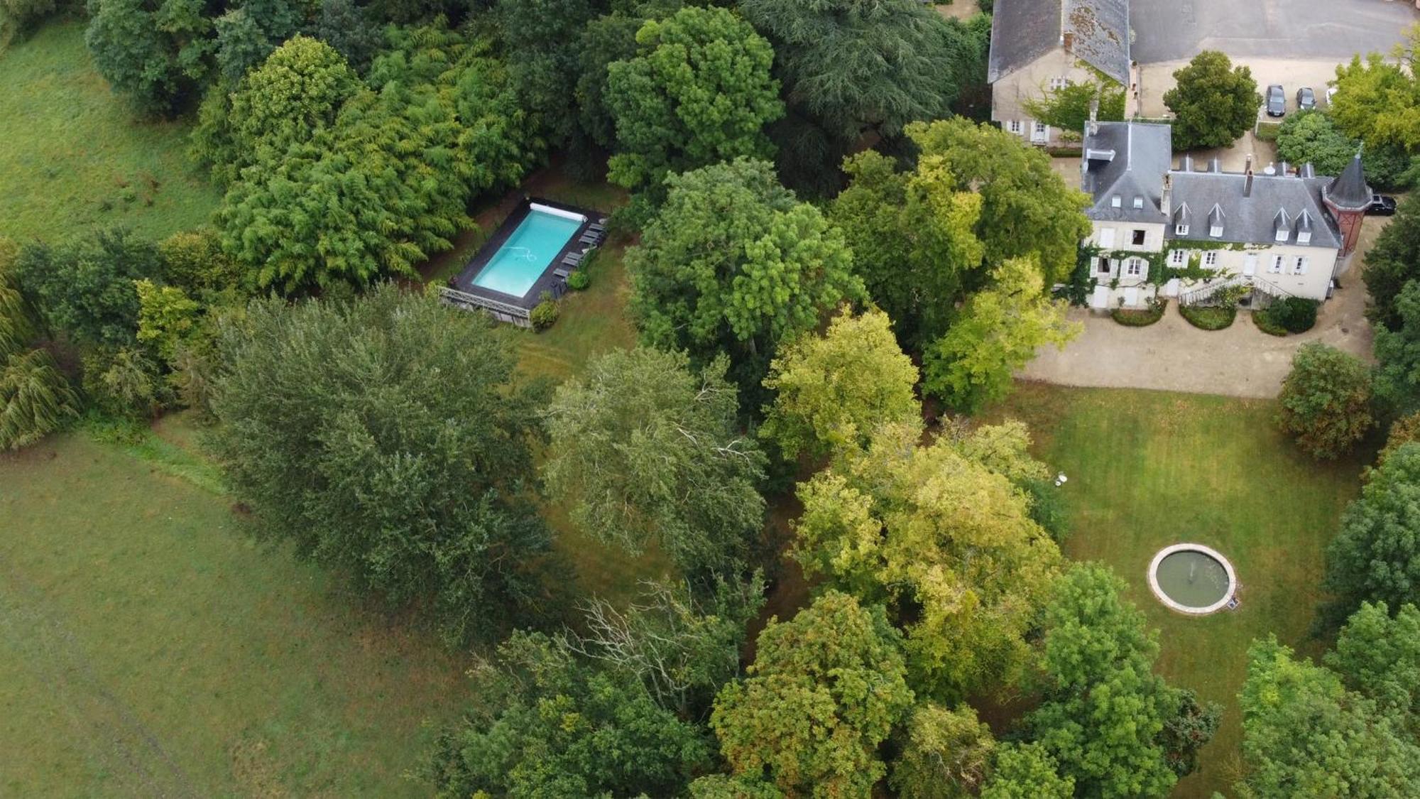 Domaine De L'Ermitage Bed & Breakfast Berry-Bouy Екстериор снимка