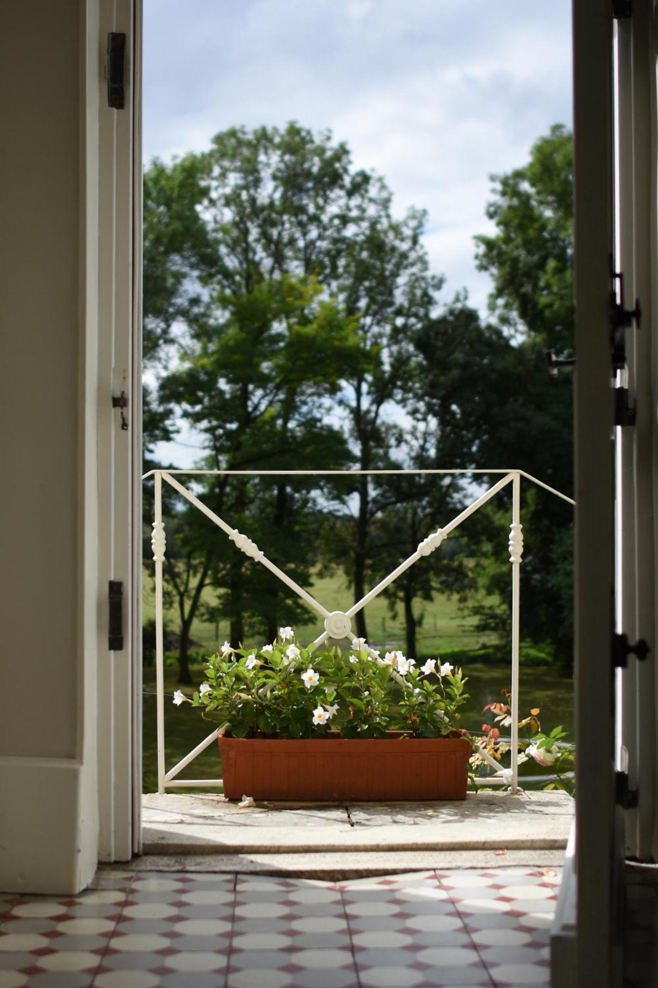 Domaine De L'Ermitage Bed & Breakfast Berry-Bouy Екстериор снимка